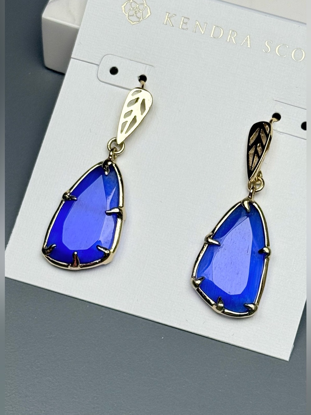Kendra Scott Vintage Eden Gold Earrings in Cobalt